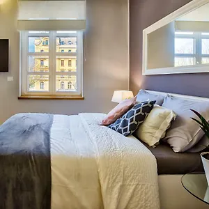 Apartment Parkside With Free Parking Pula