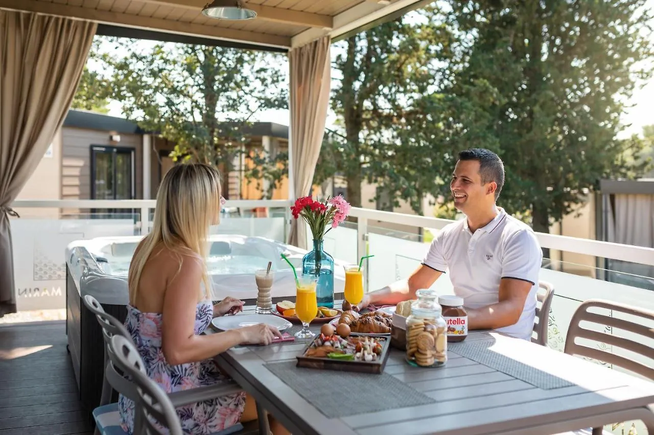 Tar-Vabriga Premium Camping Homes Santa Marina, Lanterna
