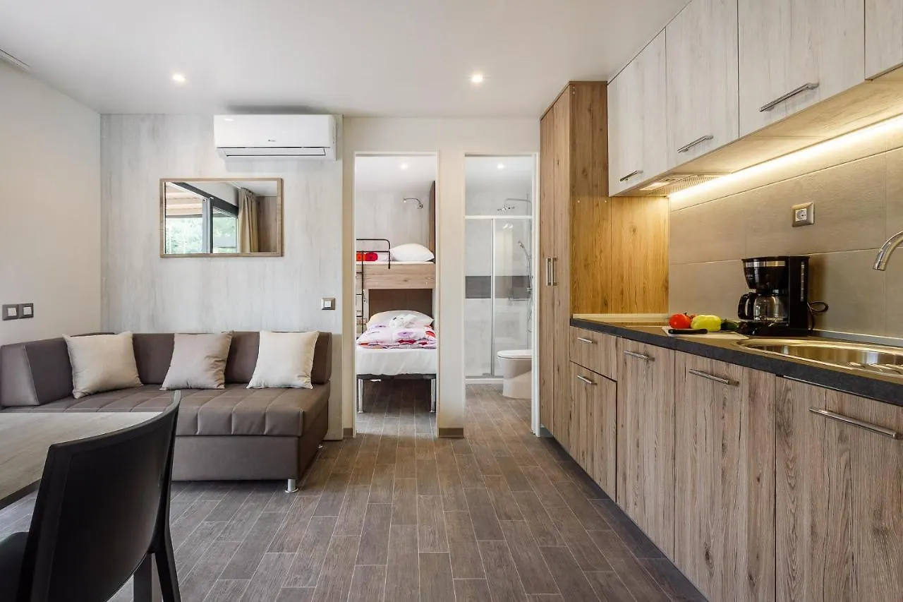 פארק נופש Tar-Vabriga Premium Camping Homes Santa Marina, Lanterna