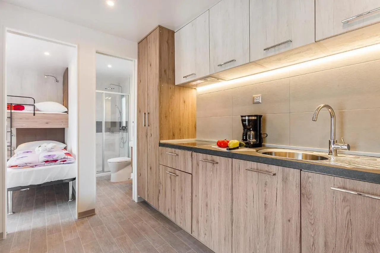 Premium Camping Homes Santa Marina, Lanterna Tar-Vabriga 5*,